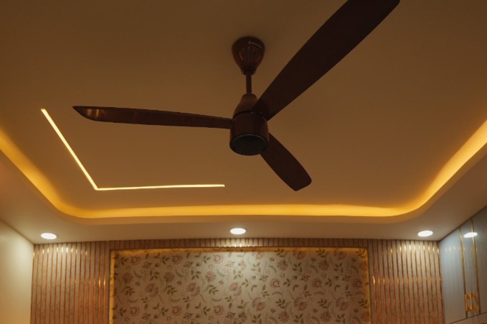 Geometric False Ceiling LED Setup